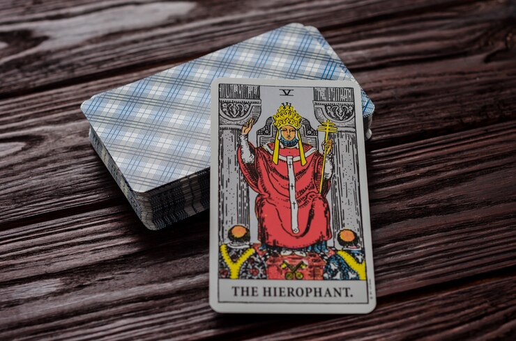 Combinaison du pape et les autres lames du Tarot